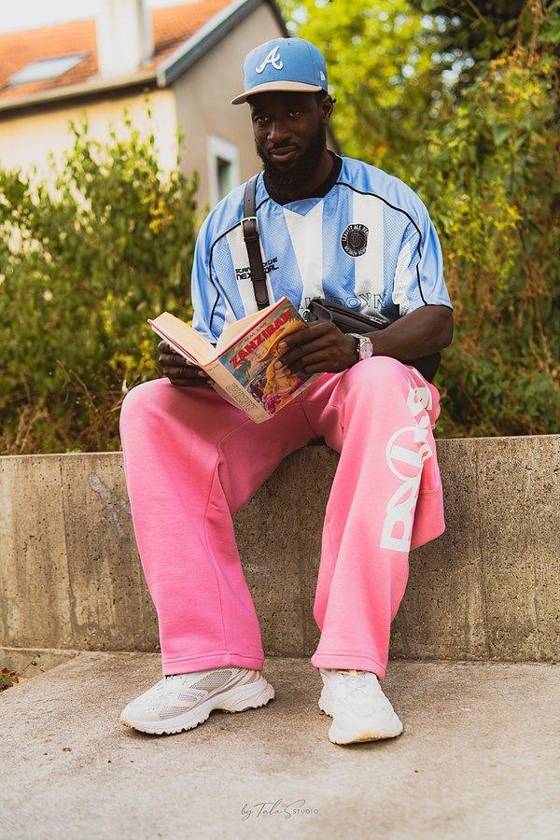 Portrait lifestyle, lecture en ville